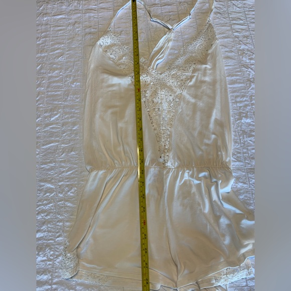 NWT Victoria's Secret White Lace Trim T Back Romper Womens Sleepwear Lingerie M - Picture 11 of 14